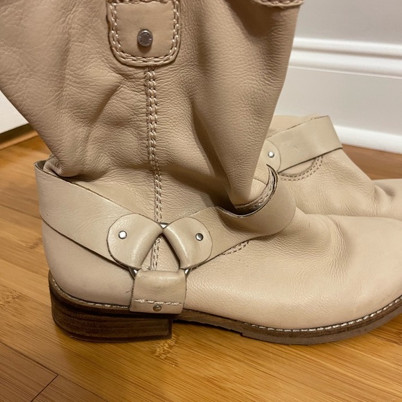 Taupe colored boots - Picture 2 of 4